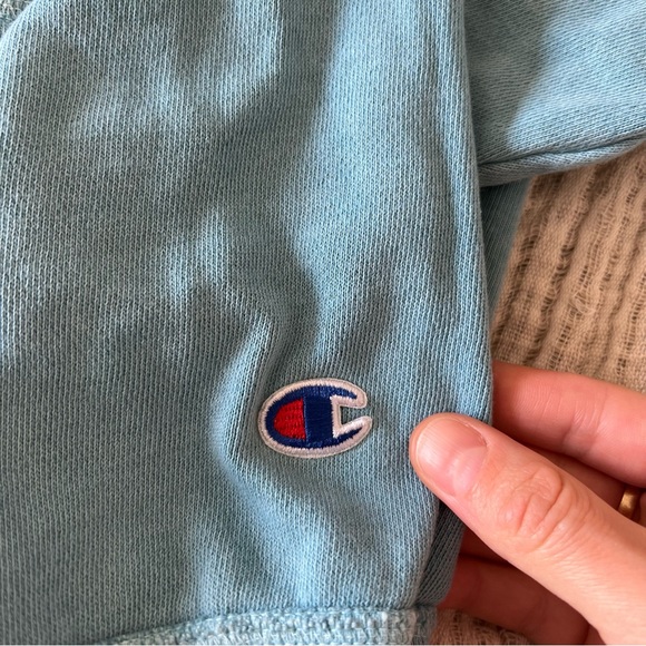 Champion hoodie with front pocket - Picture 2 of 7
